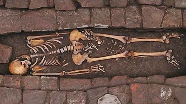 Bukti kejadian 'beranak dalam kubur' (Foto: Pasini et al./World Neurosurgery)