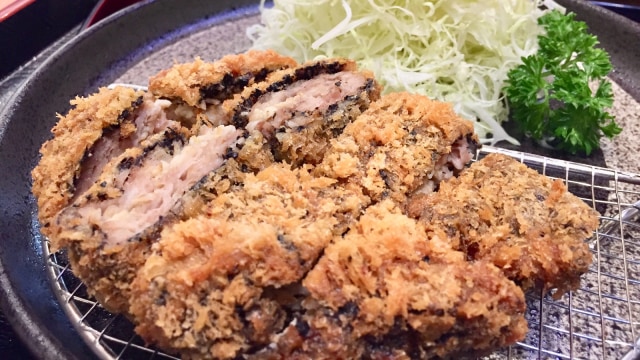 Set Chicken Katsu Foto: Adisty Putri Utami/kumparan