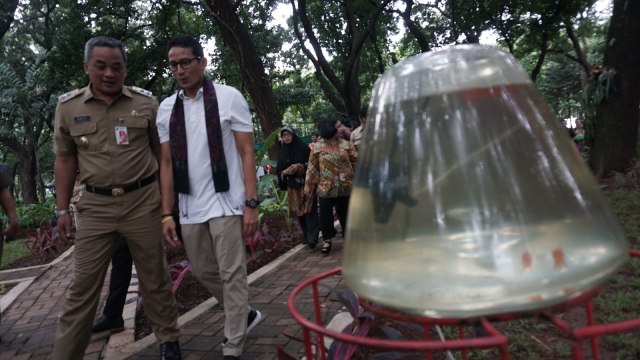 Sandiaga di peresmian Taman Monas. (Foto: Jamal Ramadhan/kumparan)