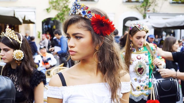 Zendaya (Foto: dok. Instagram @dolcegabbana)