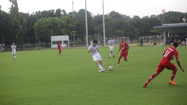 Laga Timnas Jepang U-19 vs Persika Karawang (Foto: Alan Kusuma/kumparan)