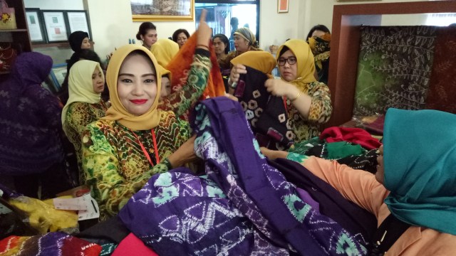 Kain Sasirangan khas Banjarmasin (Foto: Kevin Kurnianto/kumparan)