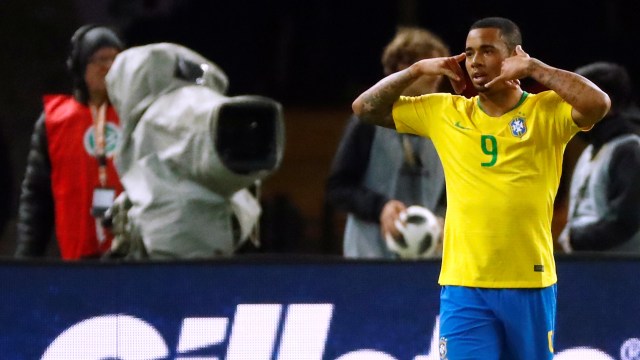 Butuh gol? Telepon Gabriel Jesus. (Foto: Reuters/Fabrizio Bensch)