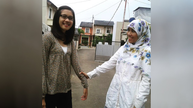 Enen Cahyati (kanan) dan Insya Maulida. (Foto: Istimewa)