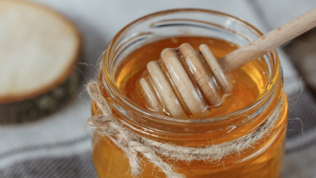 Madu mendetoks racun dalam tubuh . (Foto: Thinkstock)