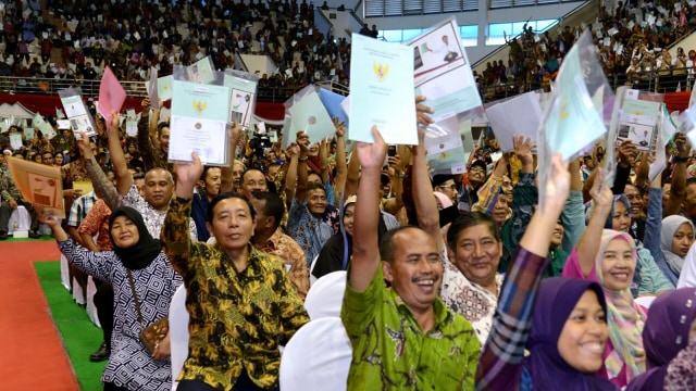 Jokowi Bagikan Sertifikat Tanah di Malang. (Foto: Biro Pers Setpres)