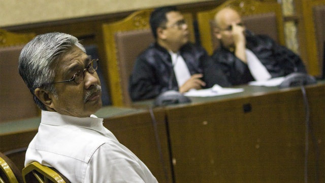 Nur Alam jalani sidang vonis. (Foto: ANTARA FOTO/Galih Pradipta)