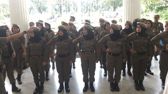 Satpol PP DKI apel siang persiapan menutup Alexis (Foto: Mirsan Simamora/kumparan)