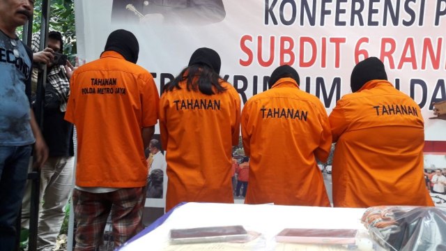 Rilis kasus Prostitusi di Apartemen Kalibata (Foto: Fadjar Hadi/kumparan)