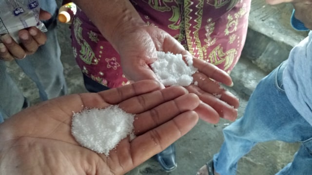 Produksi garam industri dengan metode Bestekin. (Foto: Ela Nurlaela/kumparan)