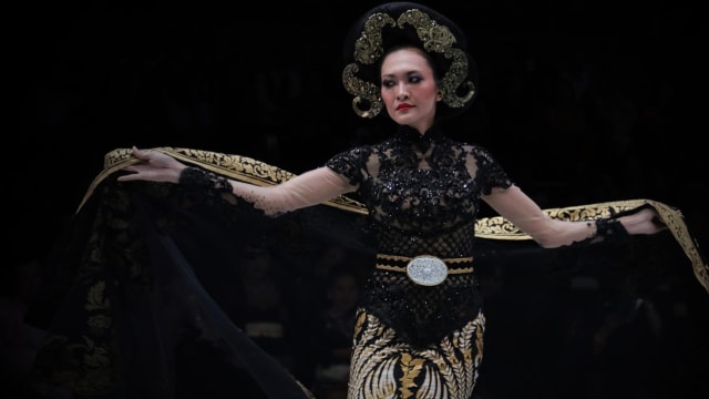 Anne Avantie Fashion Show Foto: Garin Gustavian/kumparan