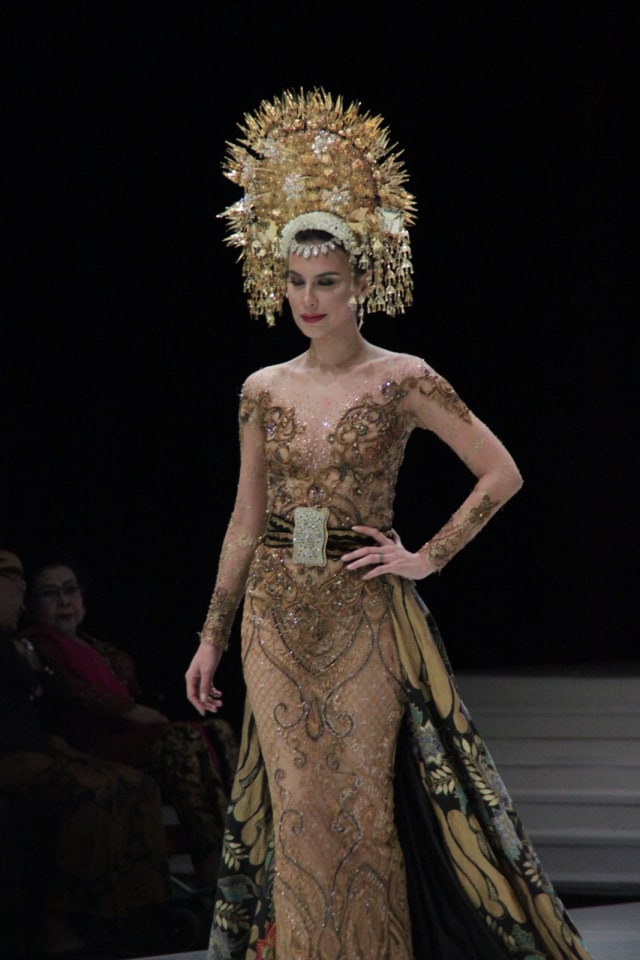Anne Avantie Fashion Show (Foto: Garin Gustavian/kumparan)