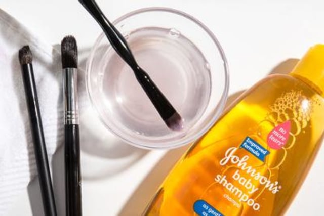 Tips Menggunakan Peralatan Makeup yang Benar (1)