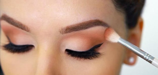 Tips Menggunakan Peralatan Makeup yang Benar (4)