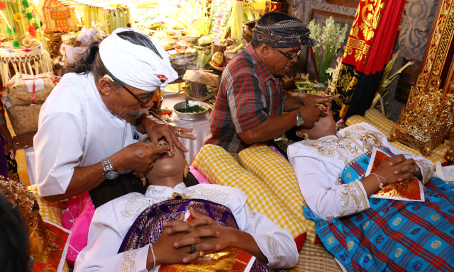 Mesangih, Tradisi Potong Gigi di Bali 