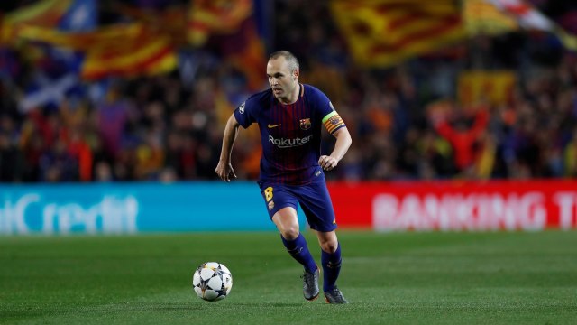Andres Iniesta beraksi di laga melawan Chelsea. (Foto: Reuters/Lee Smith)