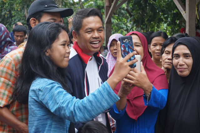 RESIKO PUBLIC FIGURE