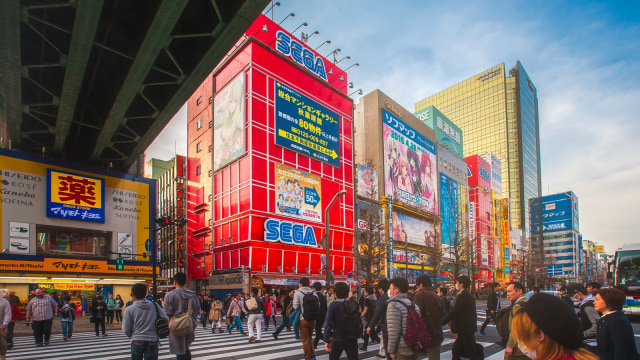 Pejalan Kaki di Akibahara, Tokyo. (Foto: Flickr/kitchakron sonnoy)