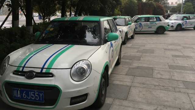 Barisan armada car-sharing. (Foto: Feby Dwi Sutianto/kumparan)
