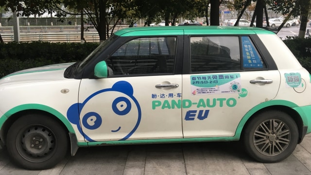 Armada car-sharing banyak memakai mobil listrik. (Foto: Feby Dwi Sutianto/kumparan)