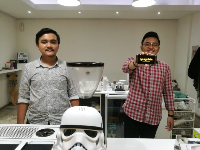 Agrisia; Bisnis Rintisan Kakak Adik Naikkan Kelas Petani