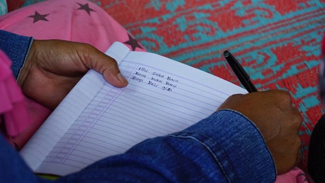 Nurma, pahlawan buta huruf di Pedalaman Aceh. (Foto: Zuhri Noviandi/kumparan)