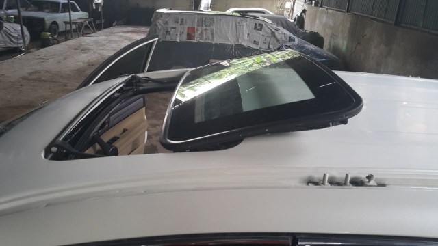 pemasangan sunroof di Garasi Sunroof (Foto: dok. Garasi Sunroof)
