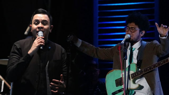 Tulus dan Kunto Aji. (Foto: Intan Alfitry/kumparan dan Garin Gustavian/kumparan)