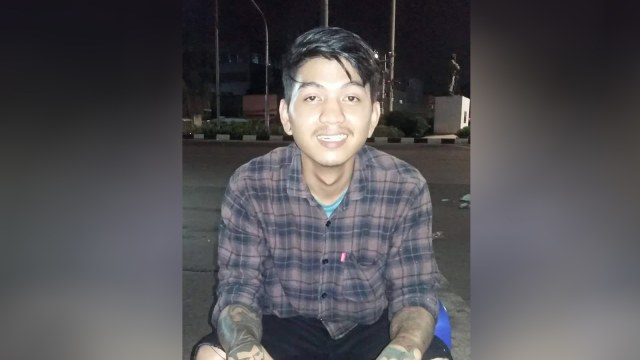 Korban miras (Agus Setiawan) saat minum miras GG (Foto: Dok. Istimewa)