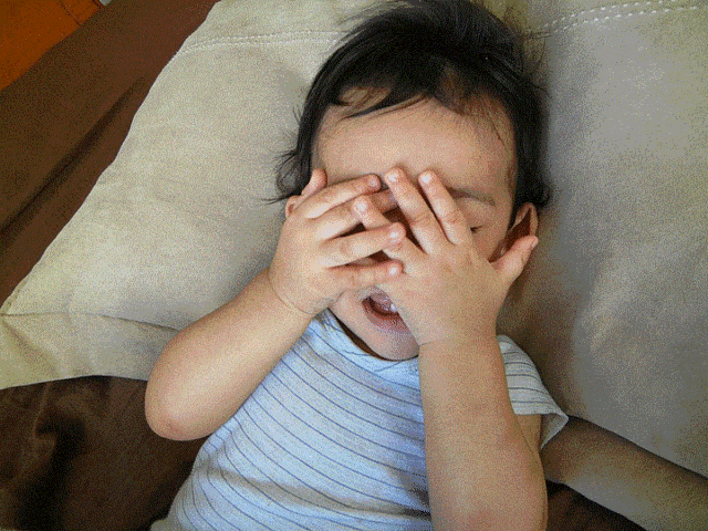 Ilustrasi bayi sedang bermain cilukba (Foto: Flickr)