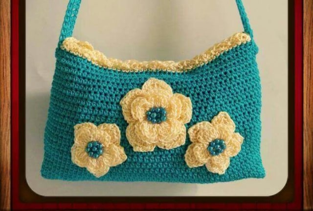 Menyebar Ilmu, Meraup Untung Lewat Bros dan Rajutan (1)