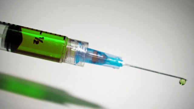 Ilustrasi alat suntik. Foto: PhotoLizM