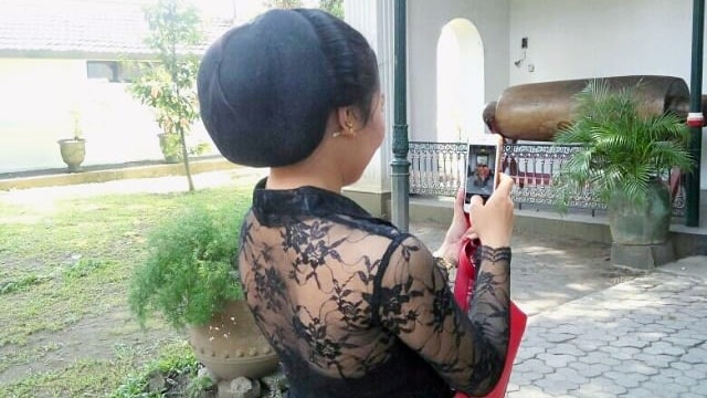 Sanggul wanita Jawa (Foto: Instagram/@renilingling)