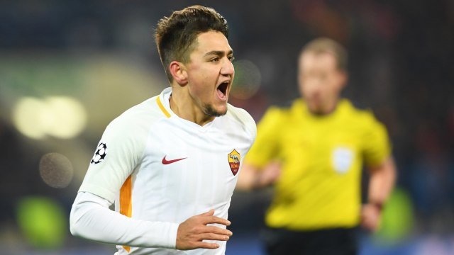 Selebrasi gol Cengiz Under. (Foto: Sergei Supinsky/AFP)