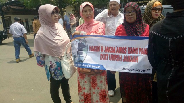 Aksi damai korban First Travel. (Foto: Bardjan Triarti/kumparan)