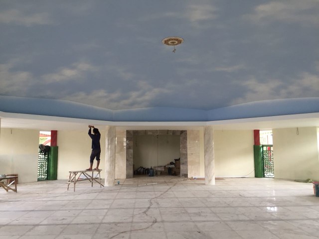 Musala bawah kolong tol (Foto: Lolita Valda/kumparan)