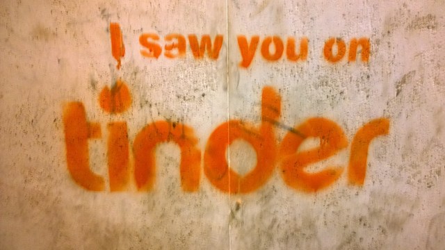 Ilustrasi layanan aplikasi Tinder. (Foto: Denis Bocquet via Flickr (CC BY 2.0))
