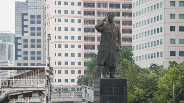 Patung Jenderal Sudirman bolong (Foto: Nugroho Sejati/kumparan)