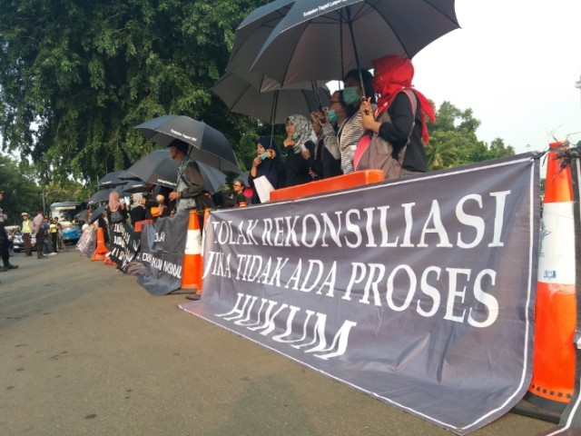 Tak Kenal Lelah Perjuangkan HAM