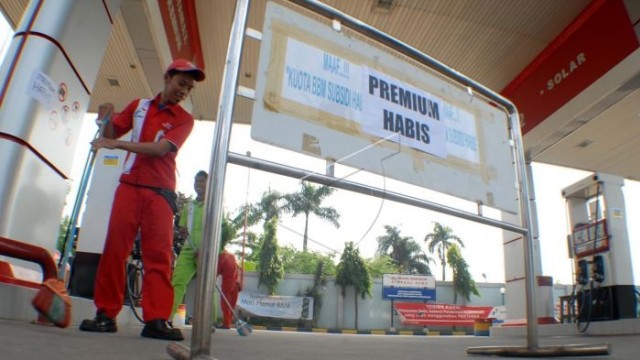 Kelangkaan Premium (Foto: ANTARA/Lucky.R)