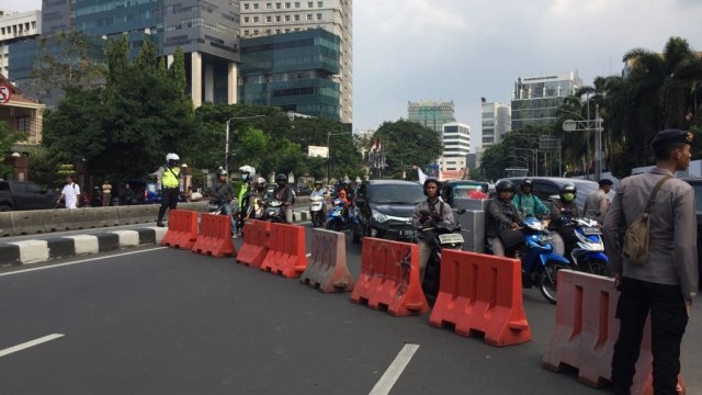 Pengalihan arus dari Tugu Tani. Foto: Fachrul Irwinsyah/kumparan