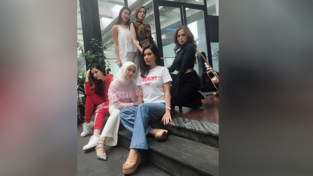 Chacha Frederica bersama Girls Squad. (Foto: Instagram/@chafrederica)