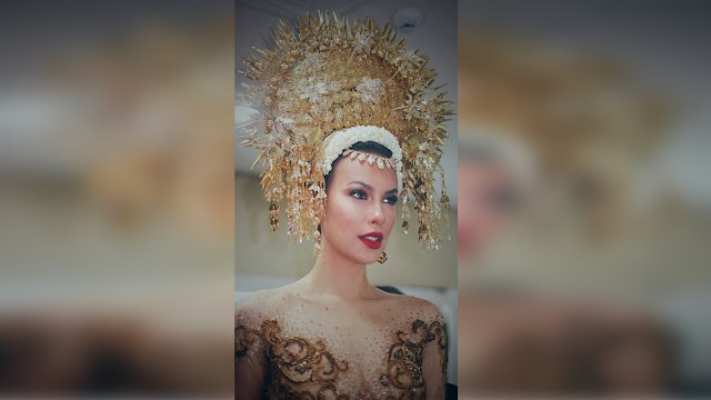 LKAAM Sumbar Kritik Kreasi Kebaya 'Suntiang' Anne Avantie