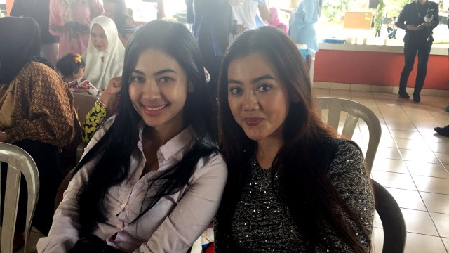 Della dan Anggi adik Julia Perez. (Foto: Alexander Vito/kumparan)