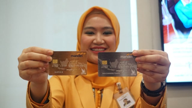 Penerbitan kartu Mandiri Debit berlogo nasional (Foto: Irfan Adi Saputra/kumparan)