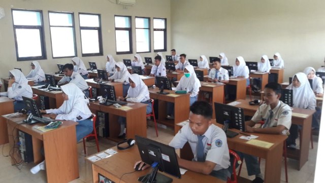 3 SMA di Brebes Nebeng UNBK di Sekolah Lain
