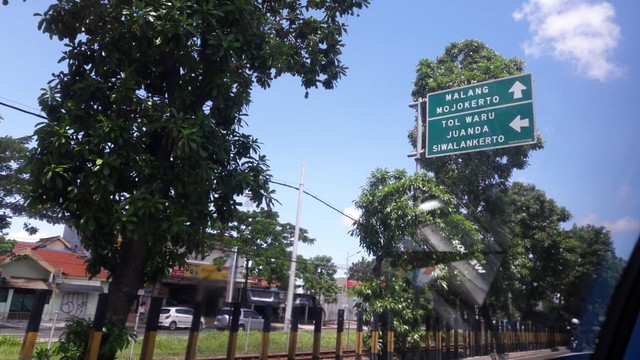 Ajak Anak Eksplorasi Rambu Lalu Lintas saat Bosan di Perjalanan (1)