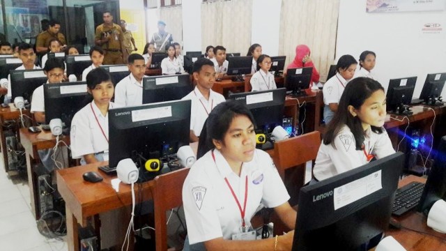 UNBK SMA di Maluku (Foto: Dok. Ambonnesia)