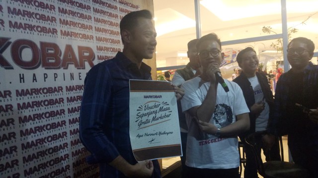 AHY dapat voucher Markobar seumur hidup (Foto: Ochi Amanaturrosyidah/kumparan)