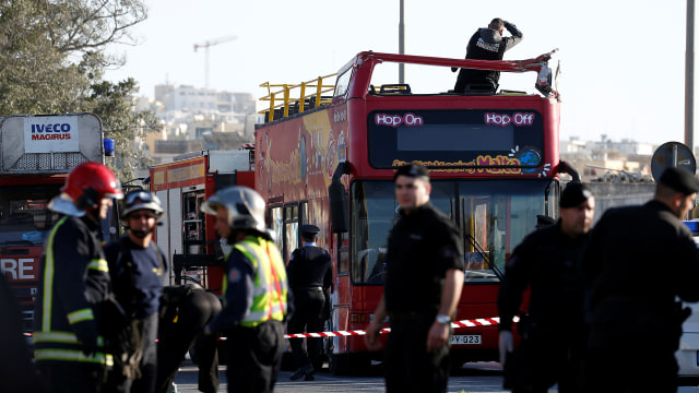 Kecelakaan bus di Malta (Foto: Darrin Zammit Lupi/Reuters)